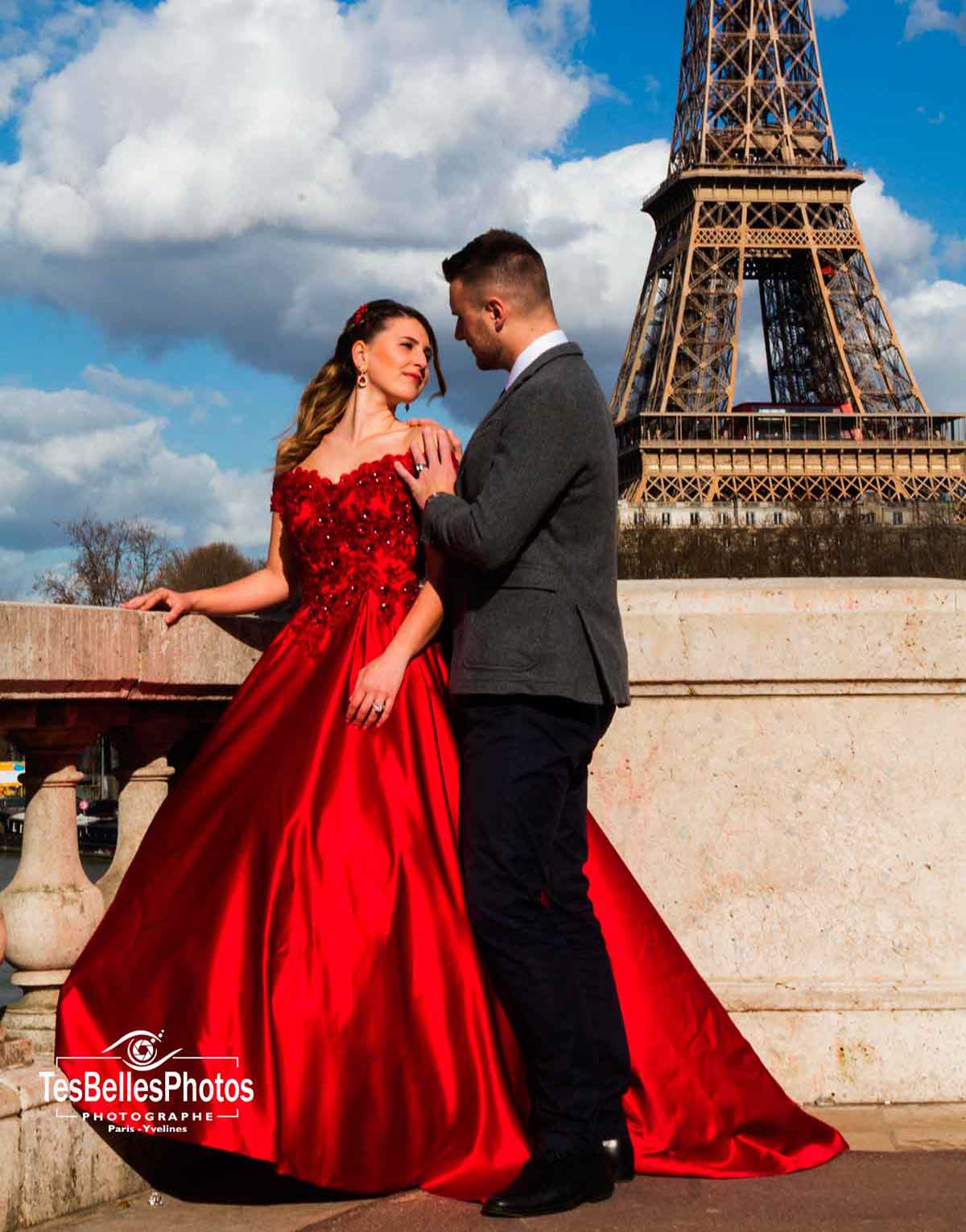 巴黎菲尔铁塔情侣婚纱照