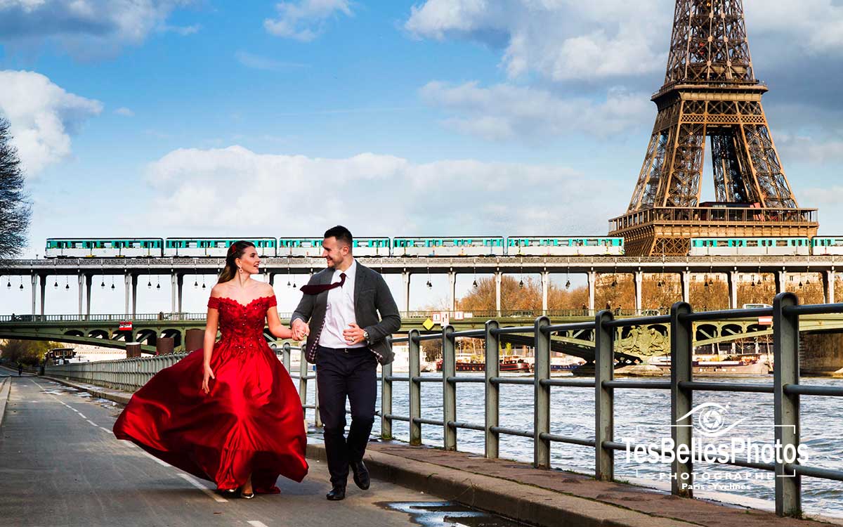 Pre-wedding photo shoot on the Seine in Paris