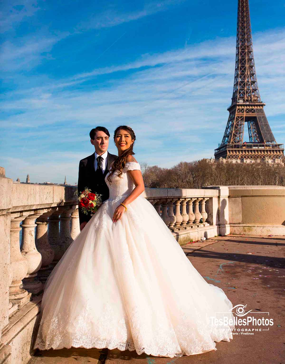 巴黎埃菲尔铁塔婚纱照